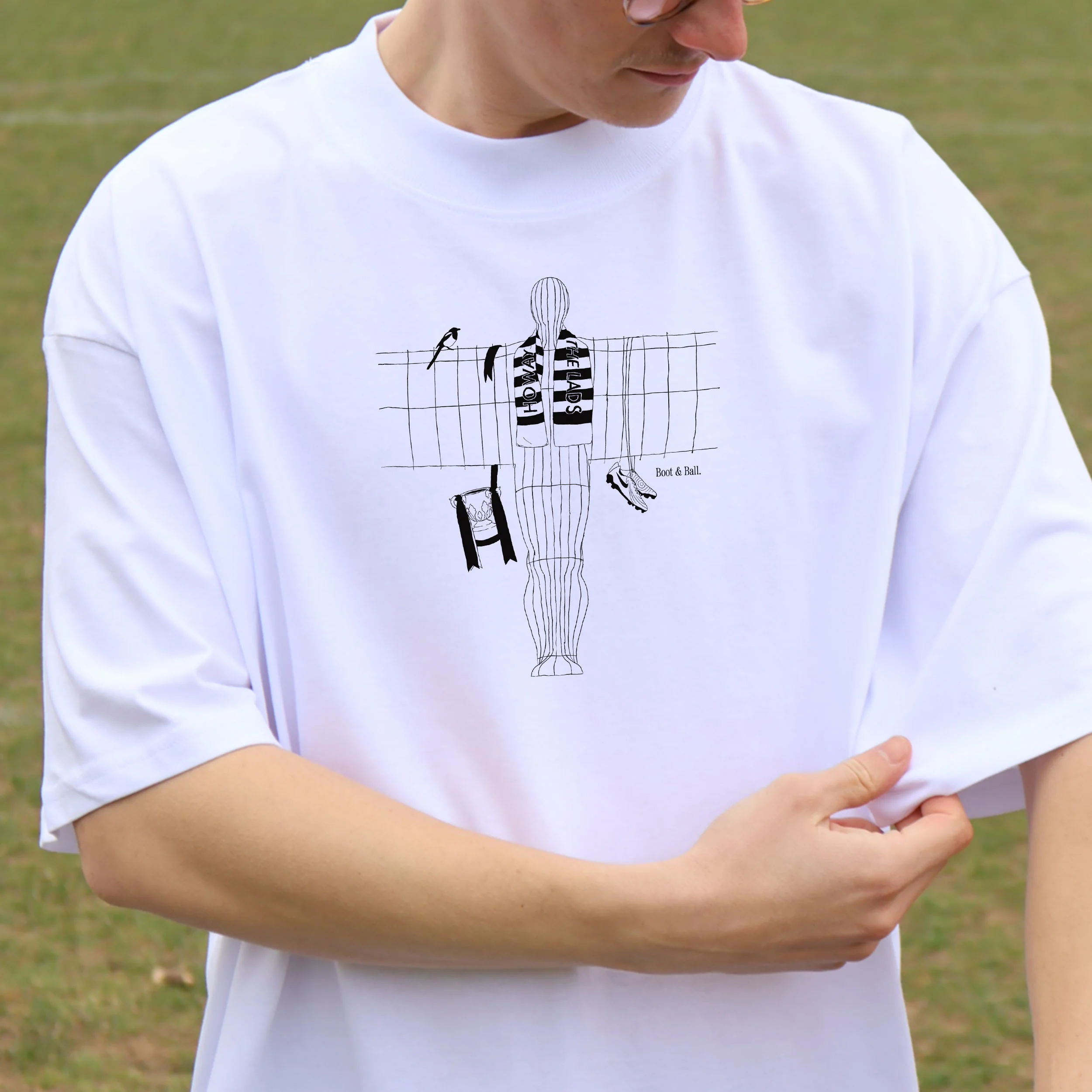 Angel Of The North Newcastle Oversized T-Shirt - Image 9