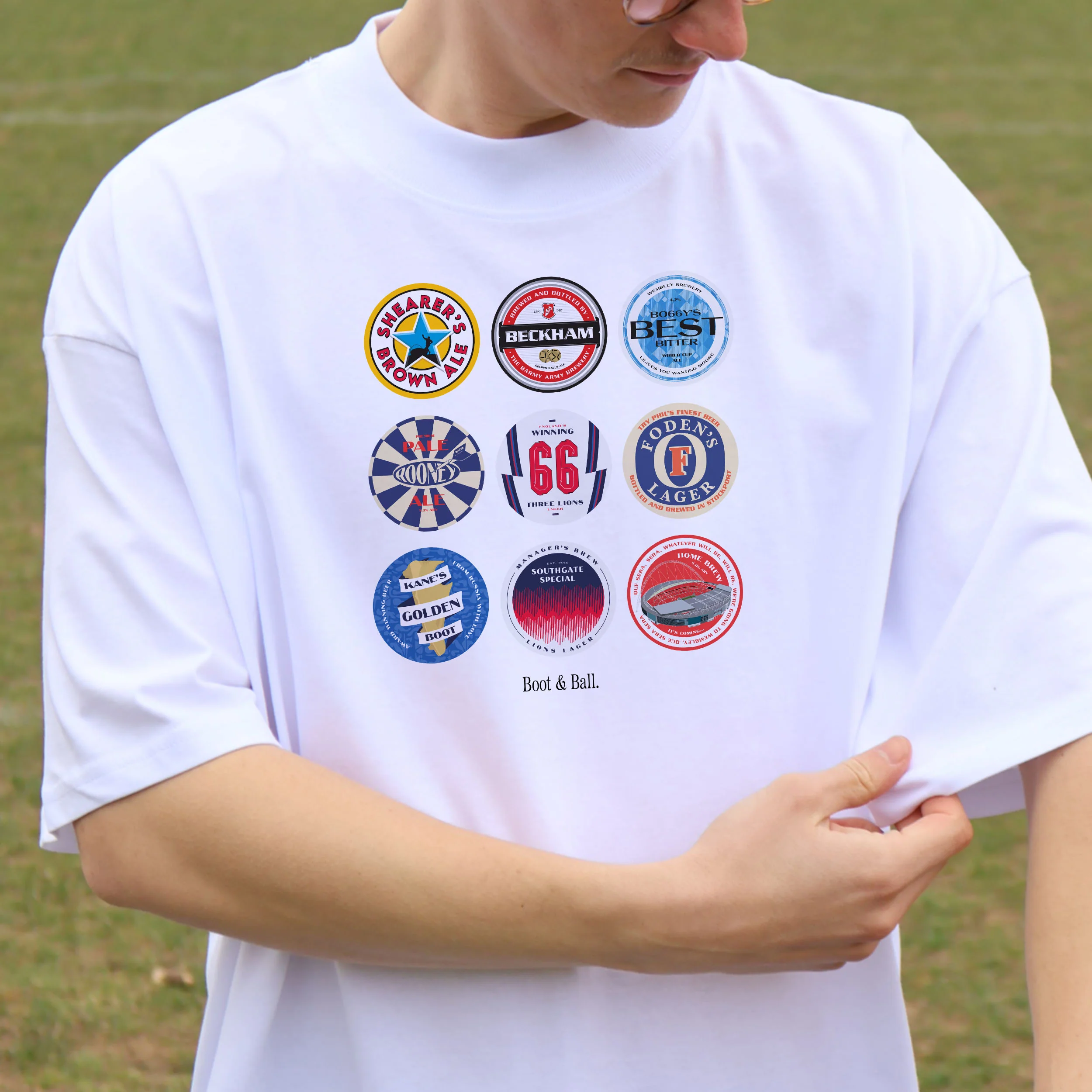 England Football Beer Mats Oversized T-Shirt - Image 9