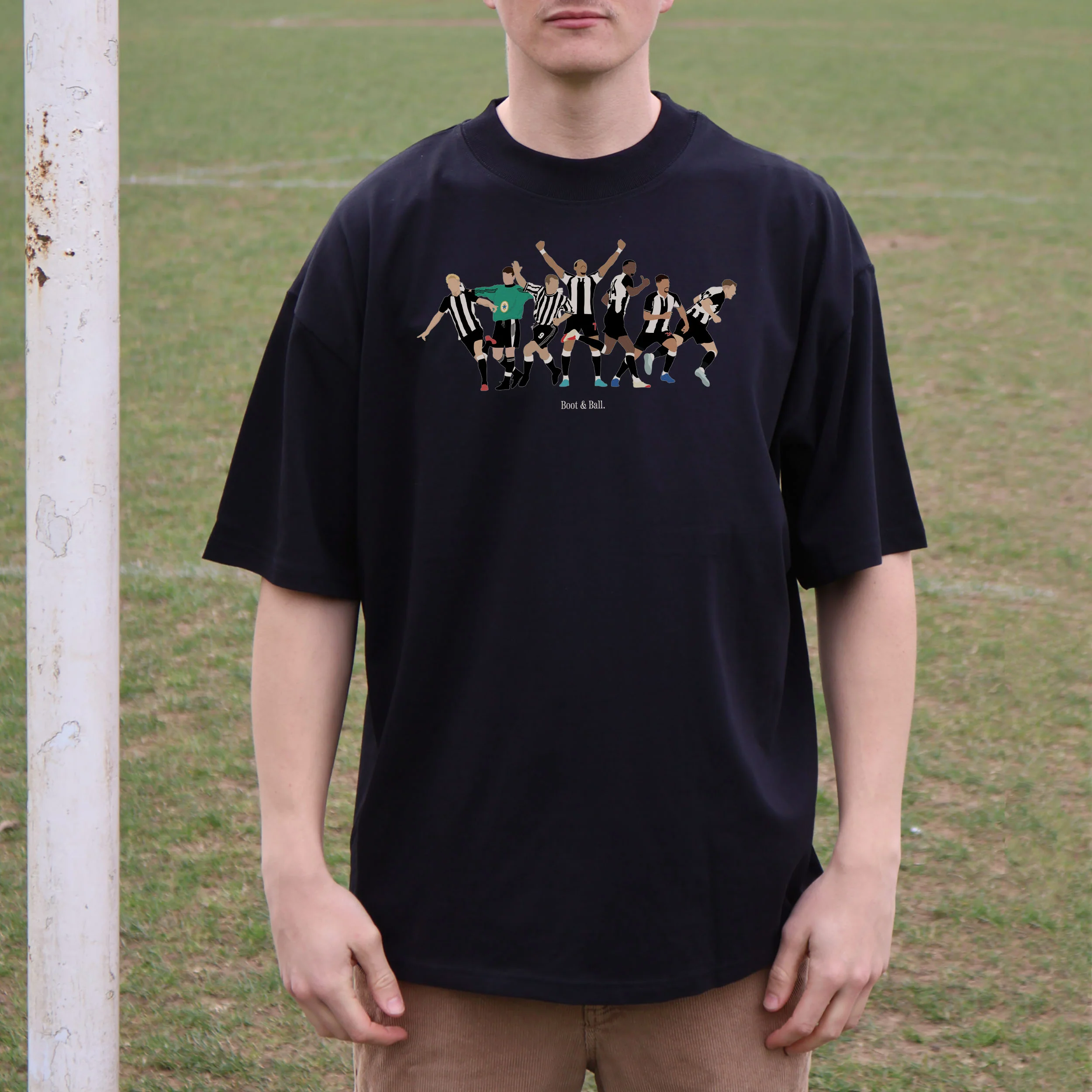 Newcastle Players Oversized T-Shirt - Image 5